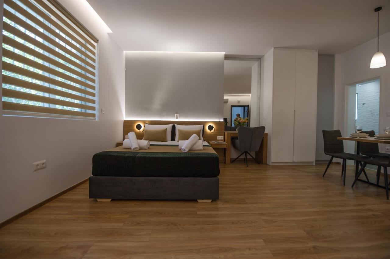 Kanari Elegant And Cozy Studios Каламата Екстериор снимка
