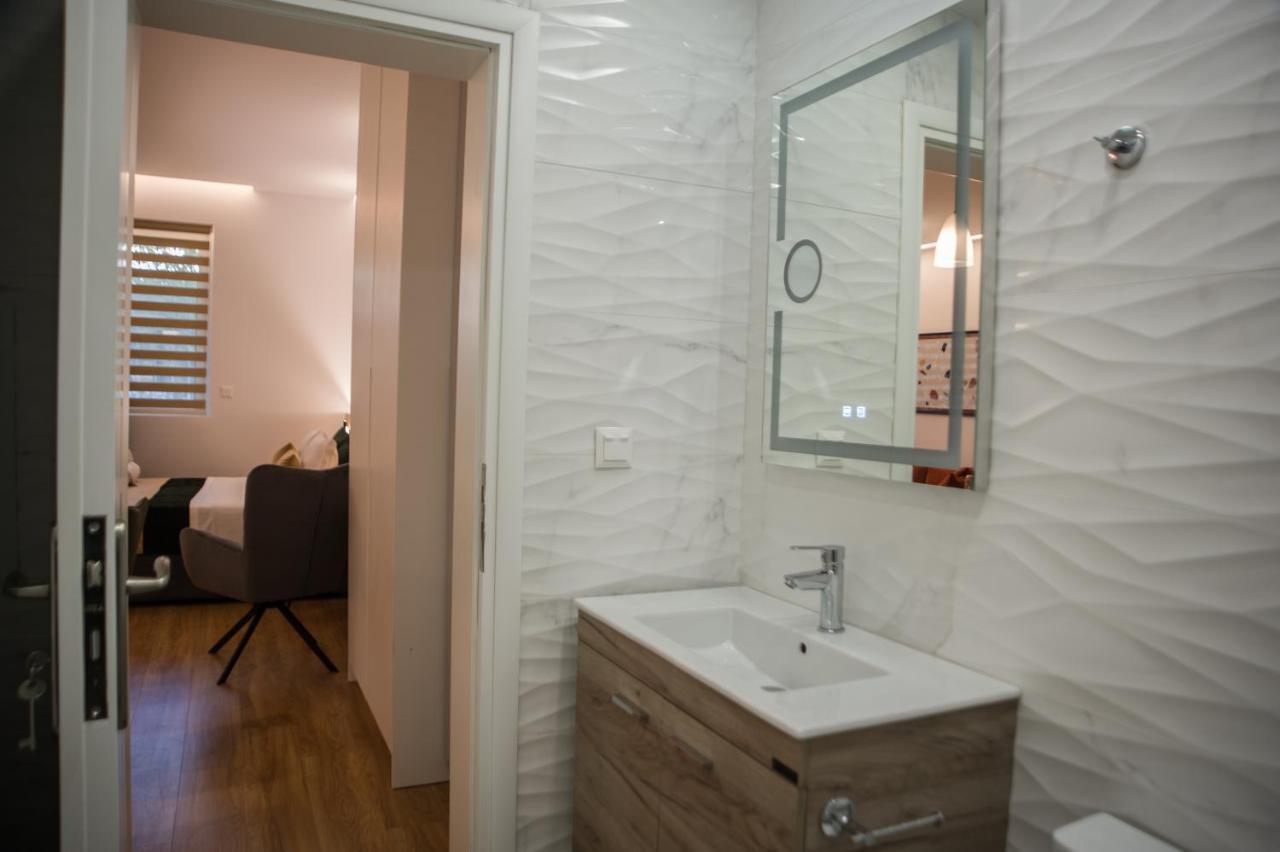 Kanari Elegant And Cozy Studios Каламата Екстериор снимка