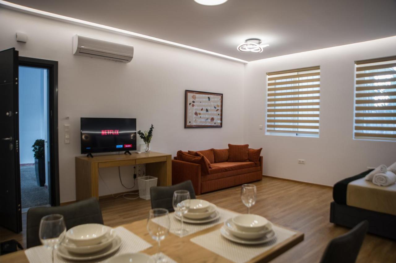 Kanari Elegant And Cozy Studios Каламата Екстериор снимка