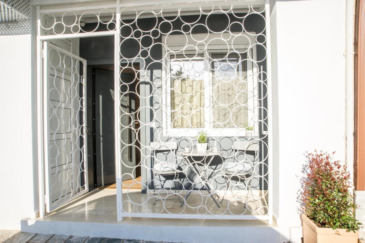 Kanari Elegant And Cozy Studios Каламата Екстериор снимка
